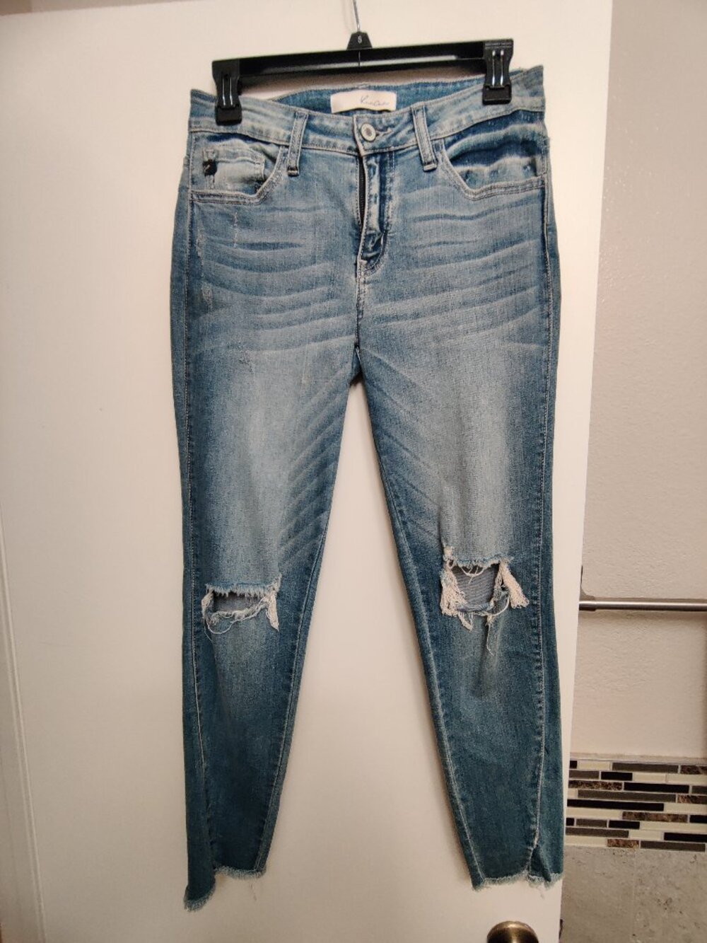 KanCan Size 26 Distressed Skinny Slim Leg Jeans